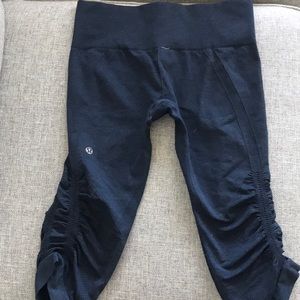 lululemon athletica Pants - Lululemon crops size 4 lululemon athletica Pants - Lululemon crops size 4